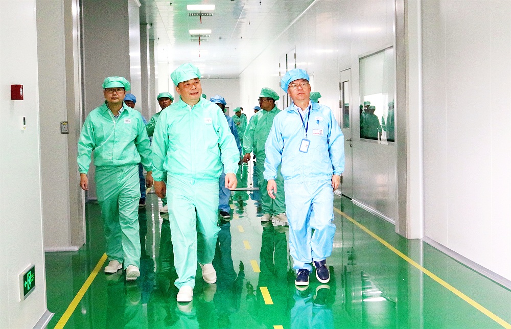 1563253768749588KKMg.jpg 杭州市經(jīng)信局局長(cháng)夏積亮一行調研中芯晶圓(7-10)_副本.jpg