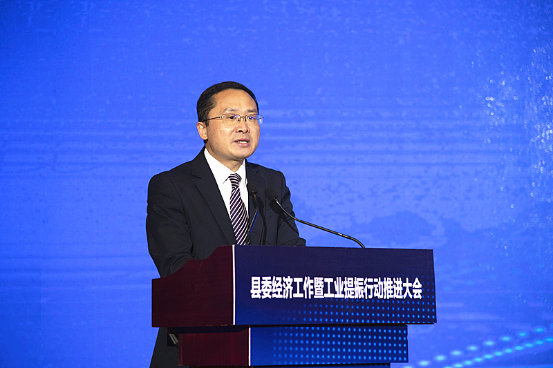 1618551095393260aUi1.jpg 包總在工業(yè)大會(huì )上作交流發(fā)言_副本.jpg