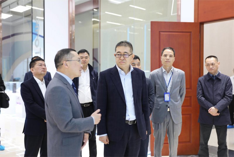 1683609820853514eWOE.jpg (常山發(fā)布)張雁云副省長(cháng)視察常山園區.jpg